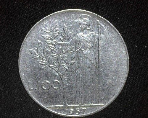 Italy 1957 100 lire km96 - 100,