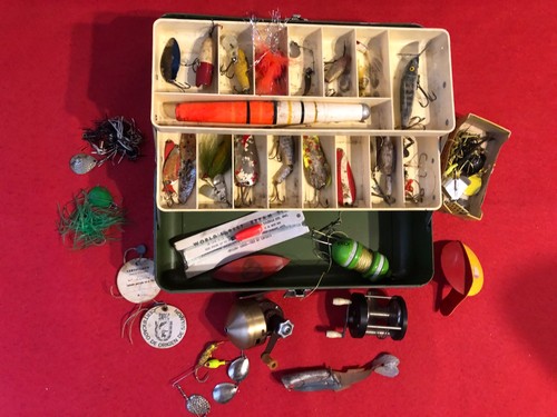 Boîte pêche avec - de,