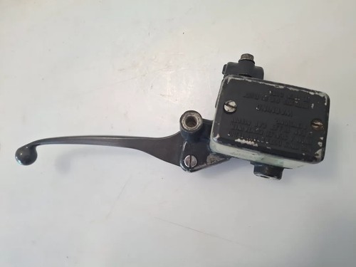 Pompa con serbatoio liquido