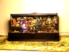 Presepe Artigianale in Cofanetto con Illuminazione Regolabile e Carillon B2