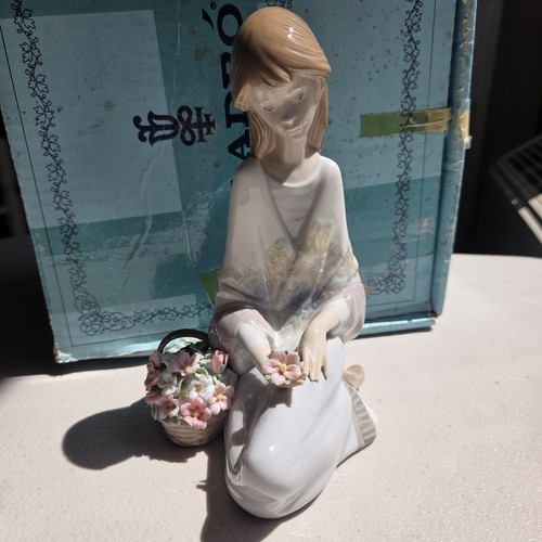 1988 lladro flower song - 1988, "flower