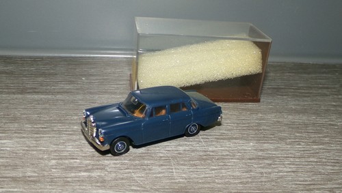 Brekina 1840 mercedes 190 - brekina,