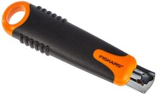 FISKARS Taglierino Safety Cutter, 18 mm, Nero/Arancione, 1004683 9d6a