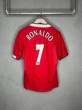 Manchester United •