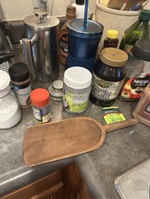 Pala a mano in legno primitivo intagliato utensile da cucina casale