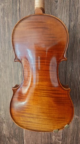 Violino fatto a mano - a,