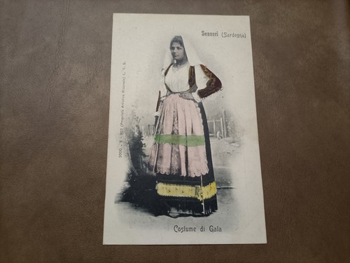 Cartolina costumi sennori - -,