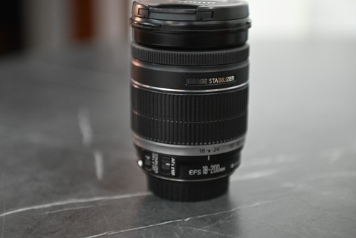 Canon 200 3 5 - 18-200, f/3.5-5.6
