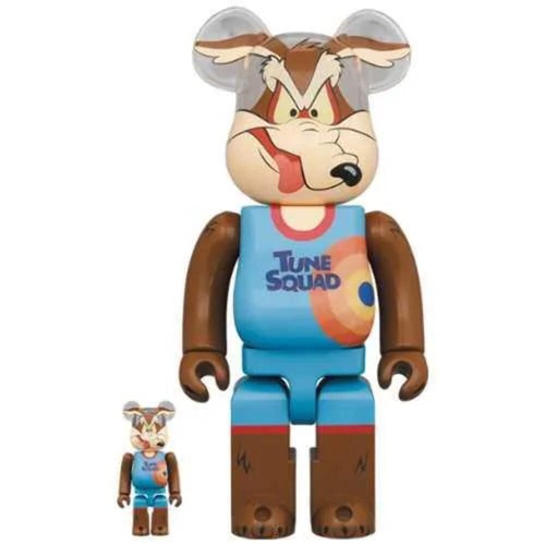 Bearbrick 100 400 - 400%, space