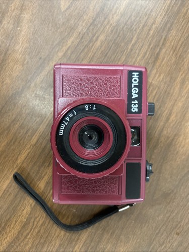 Holga 135 35mm - wine, color