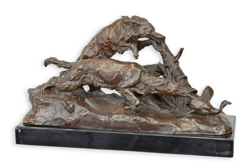 Una scultura bronzo - una, in