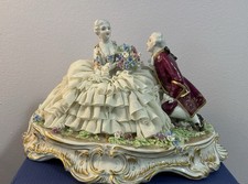 Favolosa Italia Capodimonte Luigi Fabris porcellana pizzo statuina scena corteggiamento