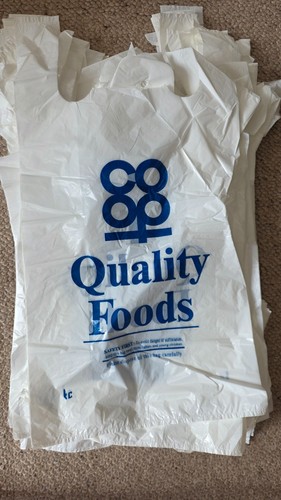 Vintage plastic carrier - op,