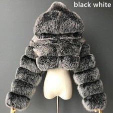 Donna Pelo con Cappuccio