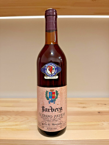 Bottiglia vino barbera - di,