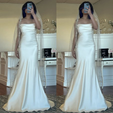 Abiti da sposa in raso a sirena Sweetheart increspature semplici spazzata treno abiti da sposa