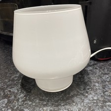 Lampada da tavolo in vetro bianco