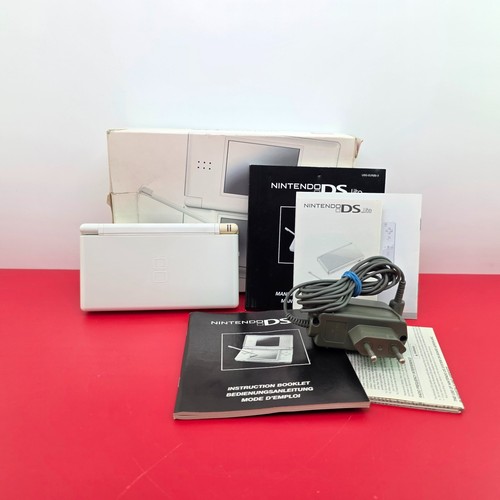 Nintendo lite console - ds,