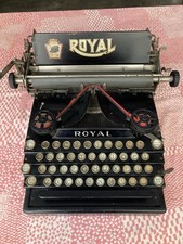 Macchina da scrivere d’epoca Royal