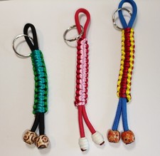 Portachiavi Fatto A Mano nodo piatto in Corda paracord 3 mm e nylon più perline