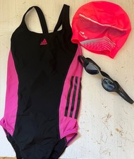 Costume, cuffia ed occhialini per il tuo sport preferito… il nuoto 
