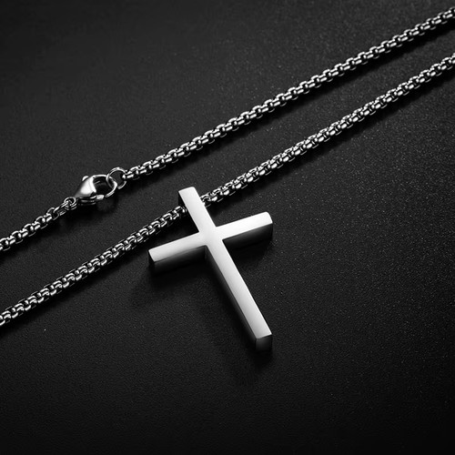 Nuova collana con ciondolo - con,