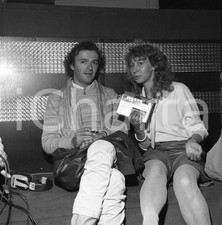 1975 ca Dodi BATTAGLIA - POOH con giornalista NEGATIVO ORIGINALE 2