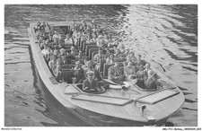 ARUP11-0662-BARCA - Barca Che Trasporta Passeggeri