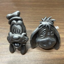 2 POMELLI CASSETTO METALLO DISNEY GOOFY AND EEYORE TIRA TAIWAN VEDI FOTO PER FAVORE 