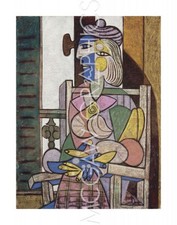 Femme Assise Devant La