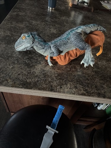 Jurassic world blue - jurassic,