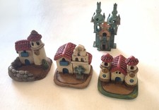 Piccole Casette In Terracotta X3 + Chiesetta In Metallo - Souvenir Spagna