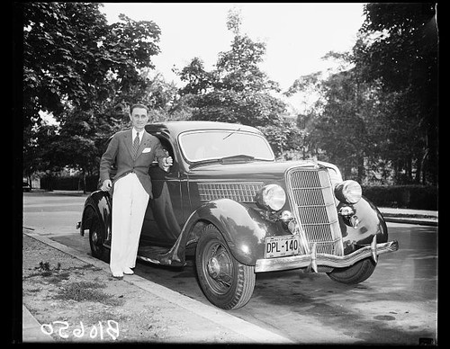 Foto 1936 uomo auto epoca - foto:1936,