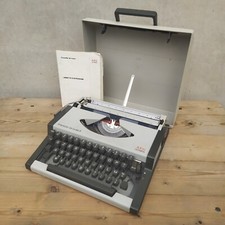 MACCHINA DA SCRIVERE PORTATILE ANNI 70 AEG OLYMPIA TRAVELLER DE LUXE S