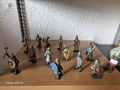 Collezione soldatini medievali