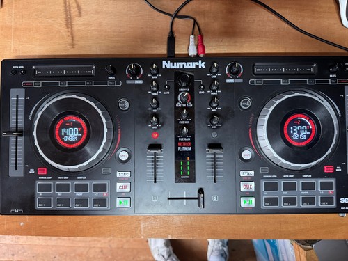 Numark mixtrack platinum - numark,