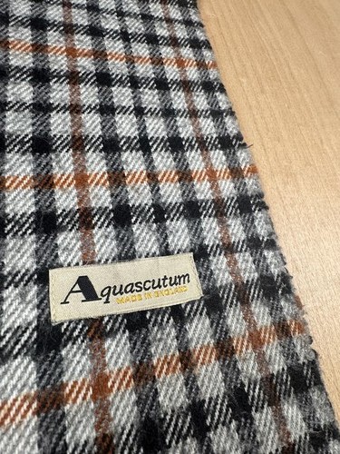 Sciarpa a quadri - 🧣,