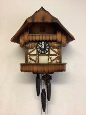 cuckoo clock con automi e carrilon