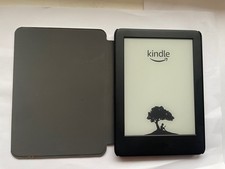 Kindle Basic 10a generazione 8 GB, 6 pollici ADS + pacchetto custodia