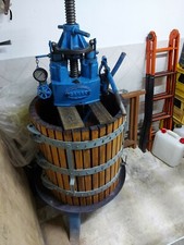 torchio idraulico per uva, usato poco,  diametro 60 cm, prezzo poco trattabile