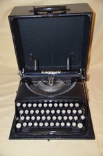 Antica macchina da scrivere da