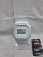 G-SHOCK DW-5600SG-7ER Orologio 43mm Cassa Argento in Resina
