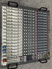 Console di mixaggio analogica