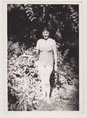 Giovane donna tettona sta - , tra