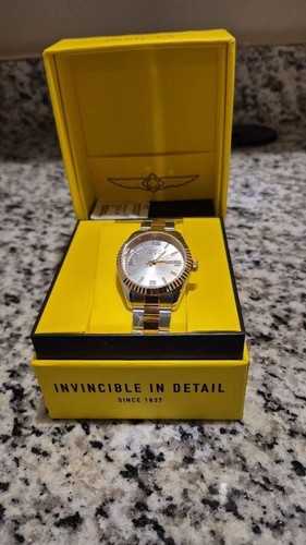 Orologio speciale bicolore