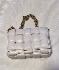 Questa è una borsa Bottega
