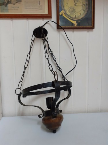Vecchio lampadario ferro - vecchio, e