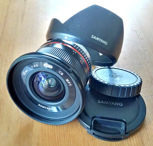 Samyang 2 ncs - 12, f/2