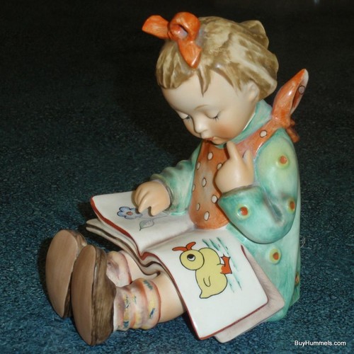 Figurina girl bookworm goebel - girl,