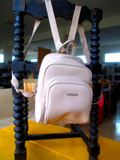 ZAINETTO DONNA" tipo KIPLING" colore sabbia/beige.         NIRIMA